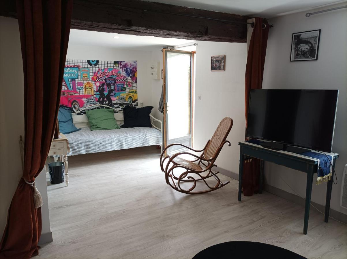 Bed and Breakfast A L Epoque Bouges  Экстерьер фото